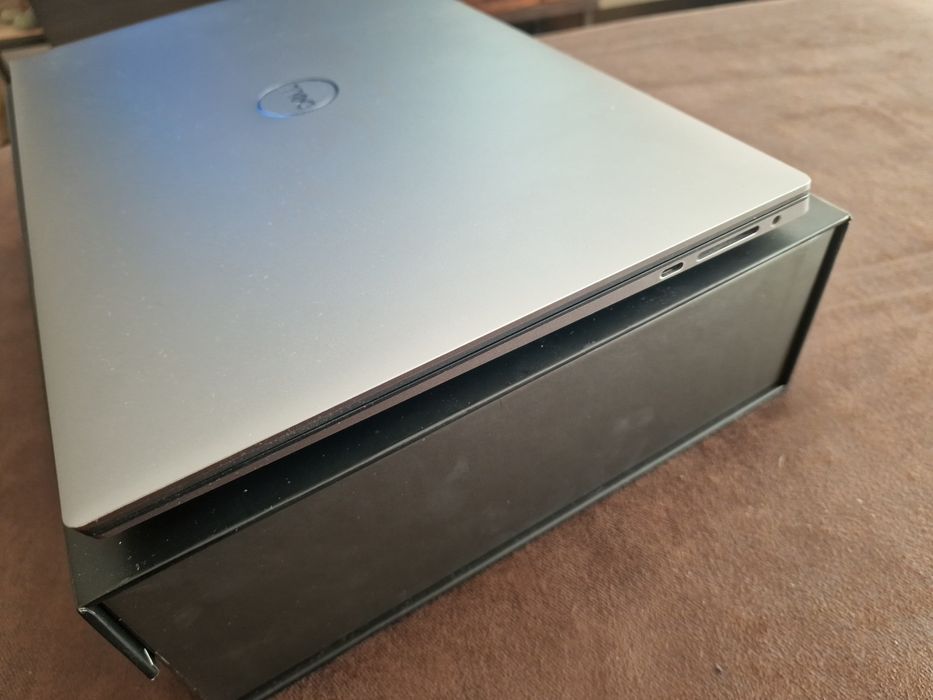 Dell Precision 5570 - i7 vPRO, 32gb RAM, 1Tb, RTX 8gb, Touchscreen 4k