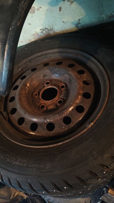 Продам резину с дисками зима кардиант