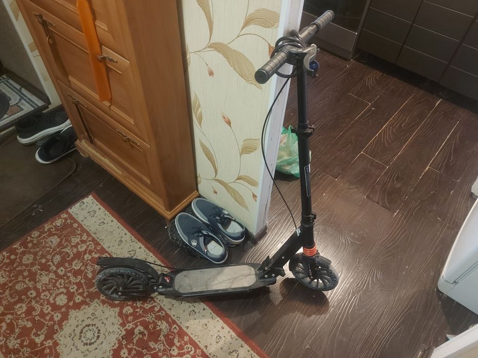 Продаётся Самокат до 120кг. нагрузка