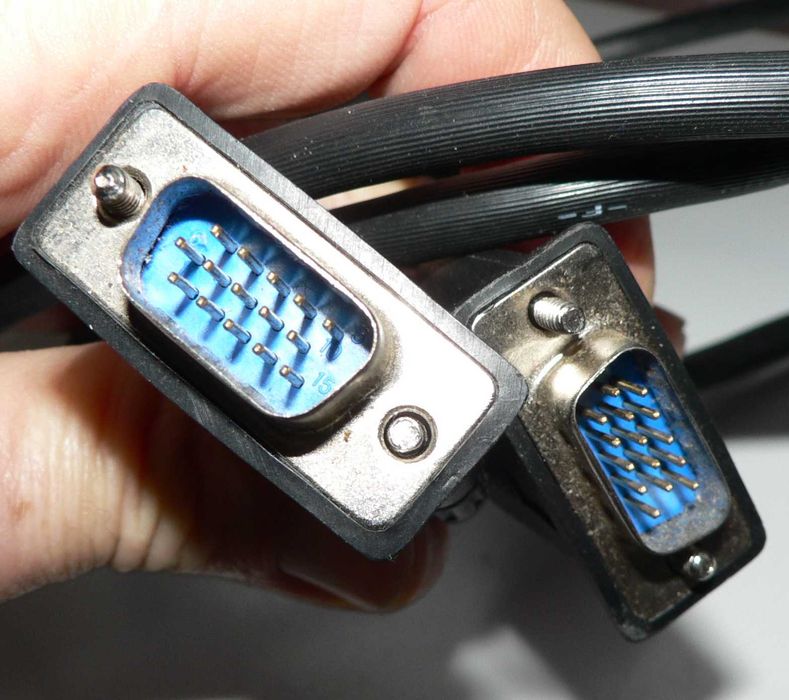 Камери и кабели за компютър