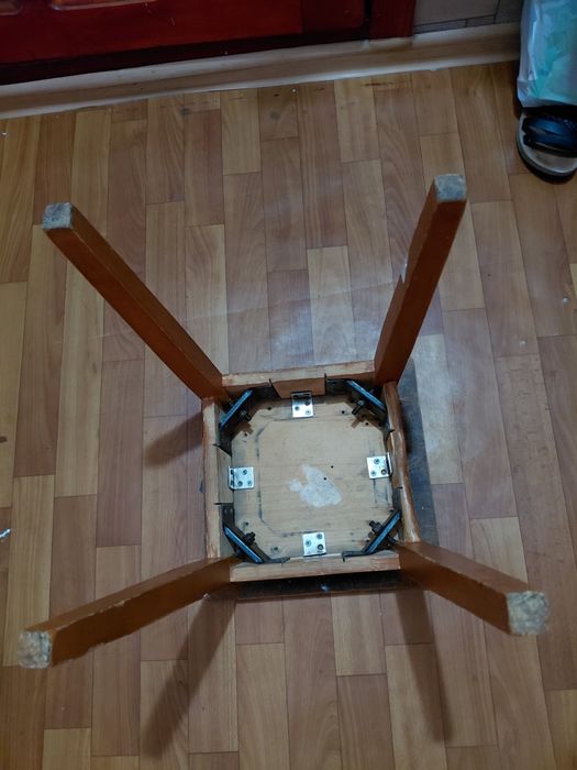 Продаю стулья 3штук по 2000т