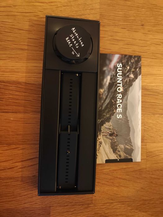 Смарт часовник Sunto Race S