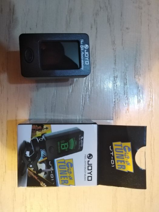 Продаётся тюнер настройки гитары и других струнных инструментов