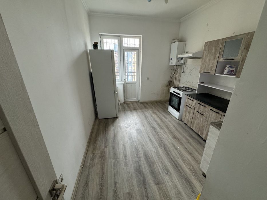 Янги хаёт тумани, Янги дархонда 2 хонали уй оилага арендага берилади.