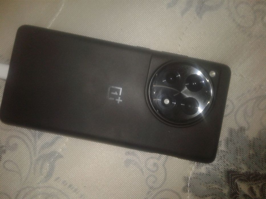 Продаю уанплас срочно