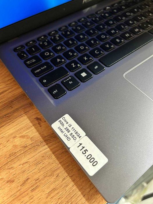 Ноутбук Asus i3! С гарантией!