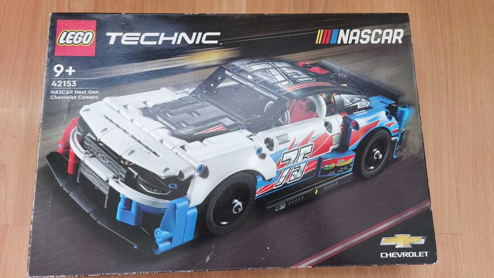 Lego tehnic Nascar Chevrolet Camaro 672 piese.