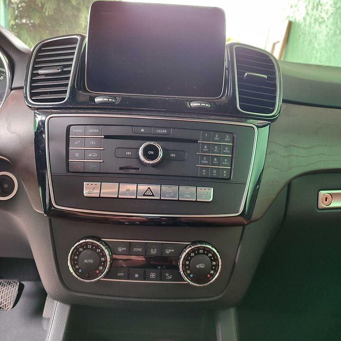 GLE 300 4-matic 2018 года. Черный.