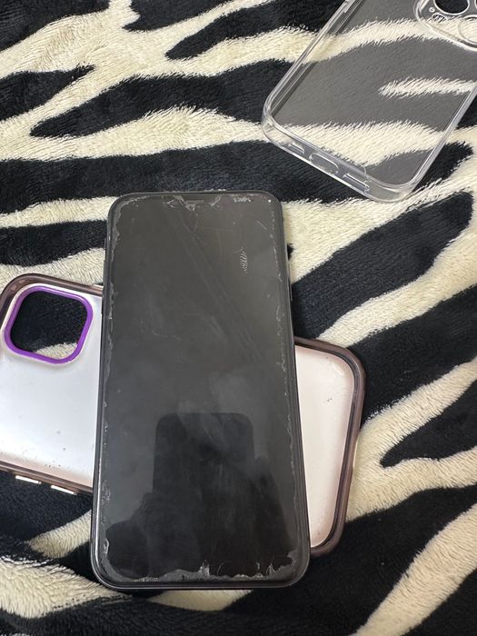 iphone 11 sort:ne novyi