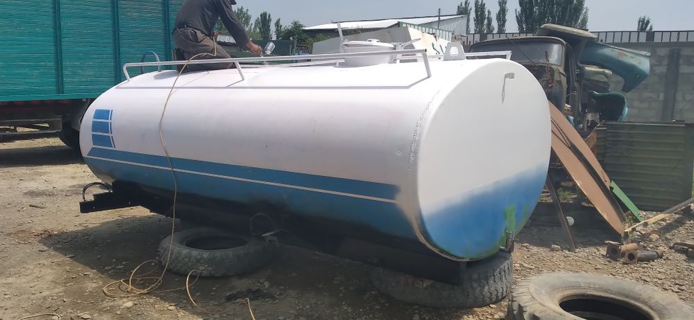 Ёмкст  алюминовий    сотилади  5 ярим тонналик ва    7 тонналик ёмкстл