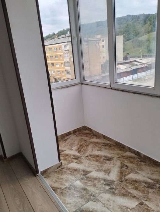 Vând apartament abrud