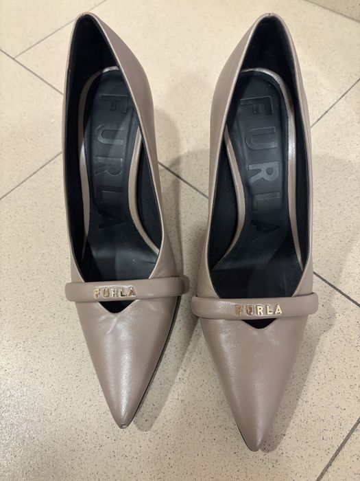Елегантни обувки на ток Furla