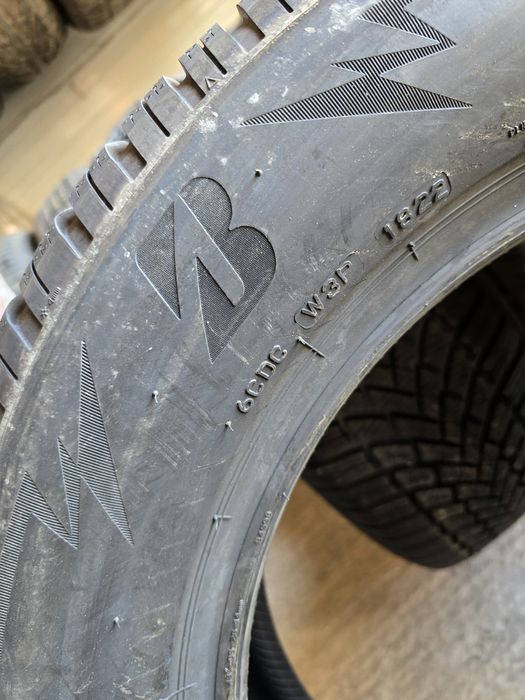 Anvelope de iarna 235-60r18 Bridgestone