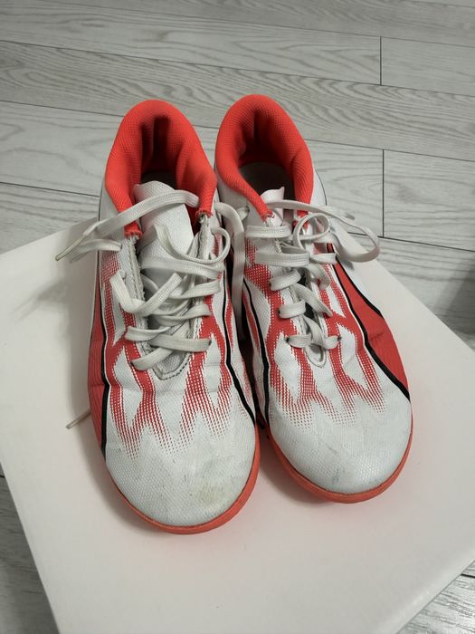 Ghete de fotbal Puma,marimea 38