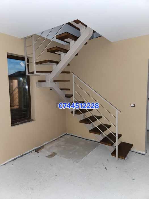 Scari metalice spirala sau pe un vang