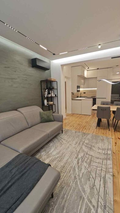 Дава се под наем Четиристаен апартамент в София, Център - 100 кв.м за 1649 € - Снимка #3