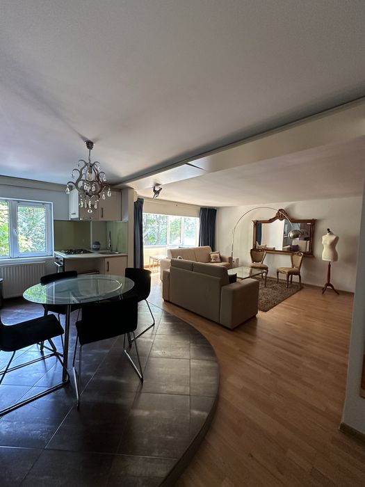 Proprietar inchiriez apartament 3 camere( +garaj) str Maresal Averescu