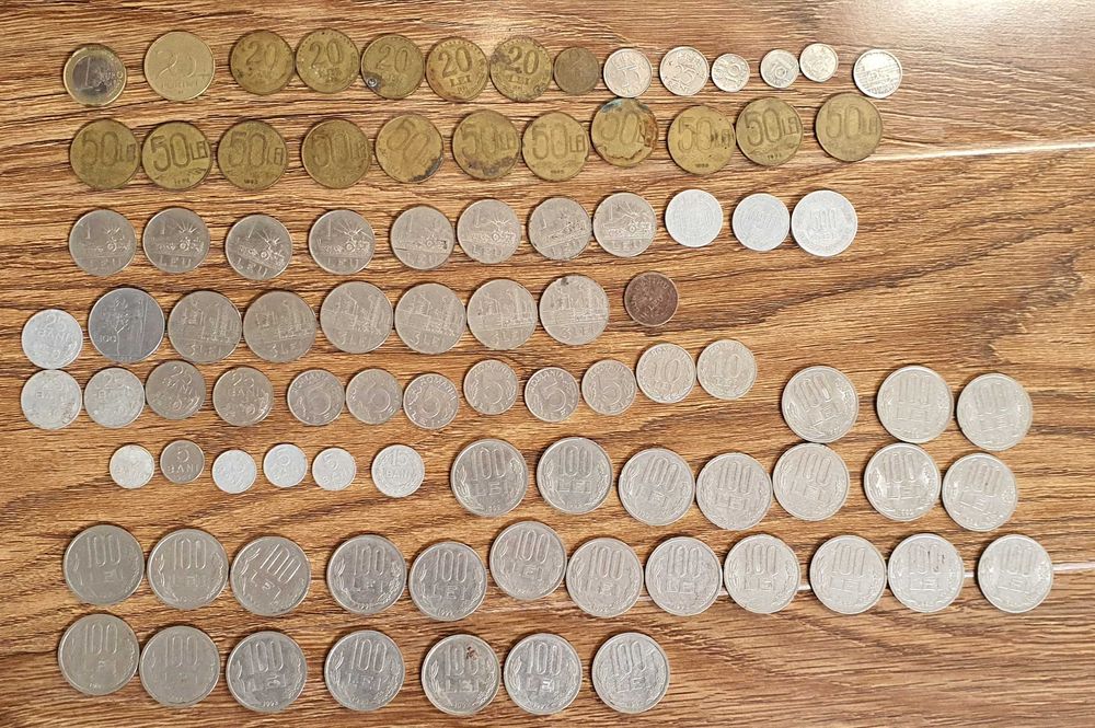 Vand bancnote si monede vechi(colectie personala)