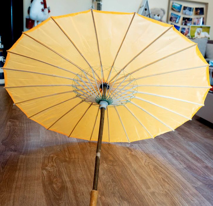 Umbrele decorative de tip asiatic din lemn cu organza