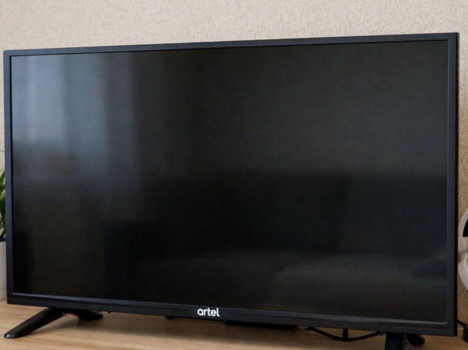 Artel Smart TV 43 диагональ