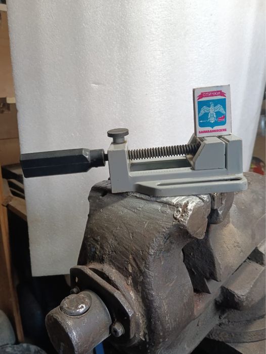 Продам маленькие тиски