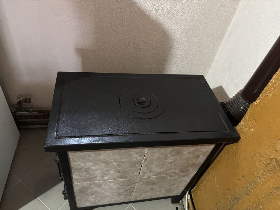 Sobă pe lemne cu plită