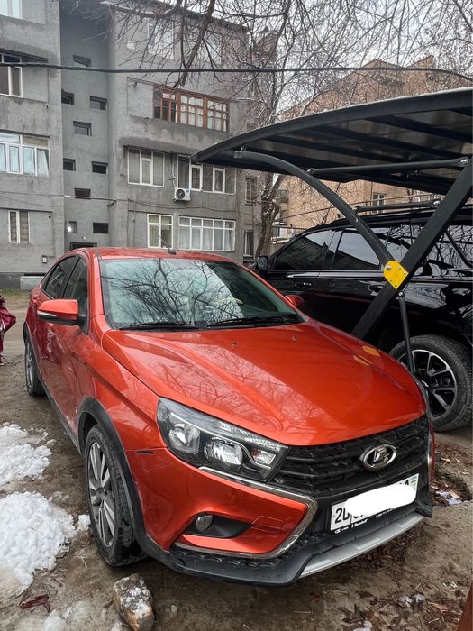 Lada vesta sotiladi srochna