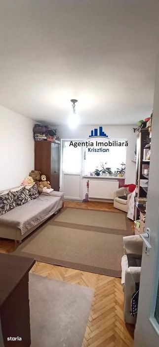 Apartament cu 3 camere de vânzare zona Micro 15