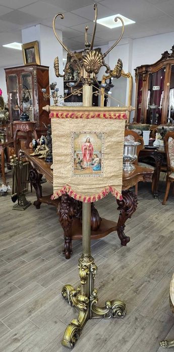 Prapur vechi de procesiune, cu reprezentare a Primei Împărtășanii