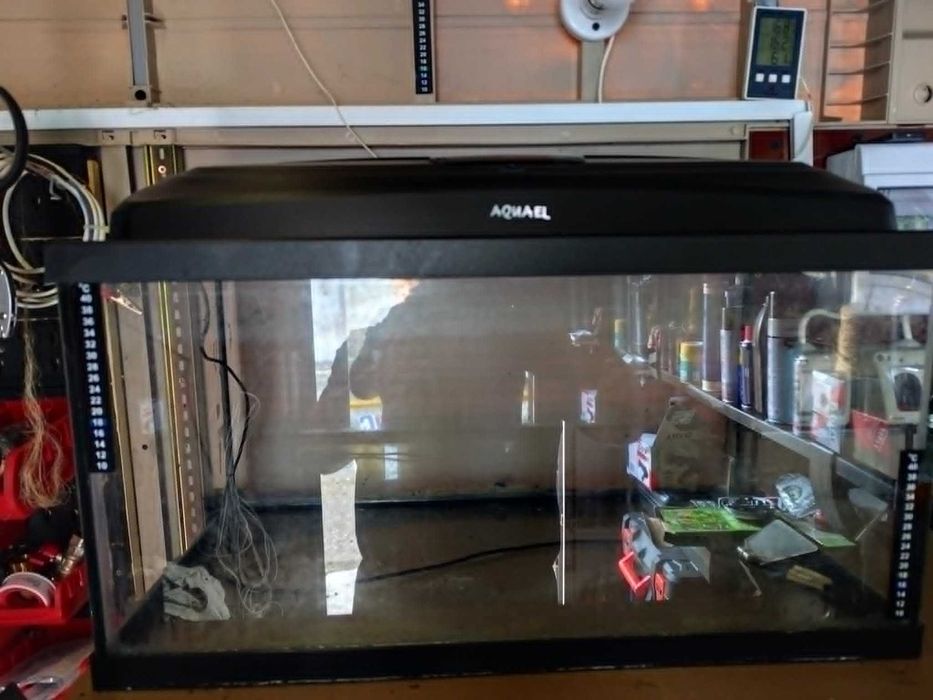 Acvariu pesti 54 litri cu capac ,iluminare reglabila si termometru