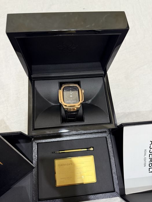 Продам Чехол Golden Concept + Apple Watch Series 8