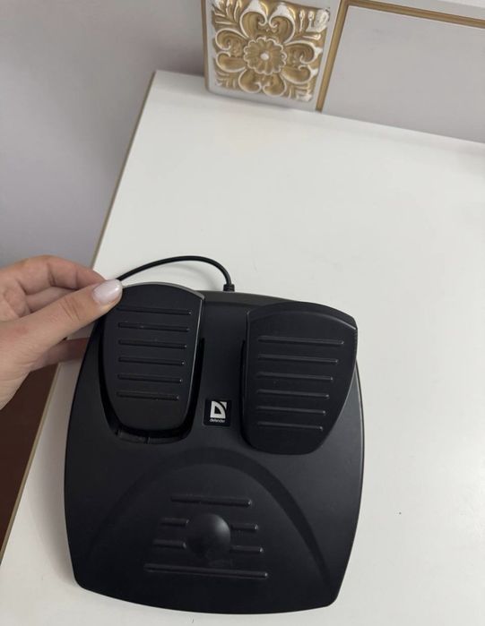 Руль для игр с педалью