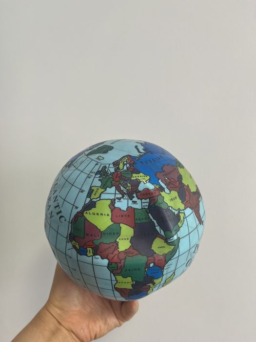 Мяч глобус