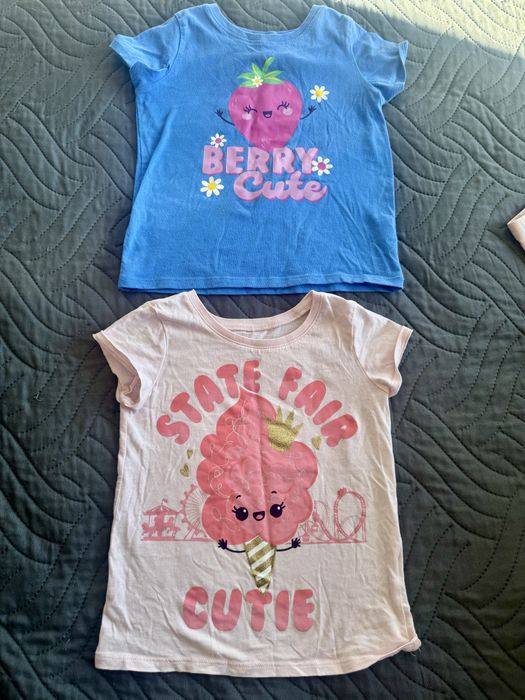 Маркови тениски от висококачествена материя.Купувами са от чужбина,за 4 годинки .