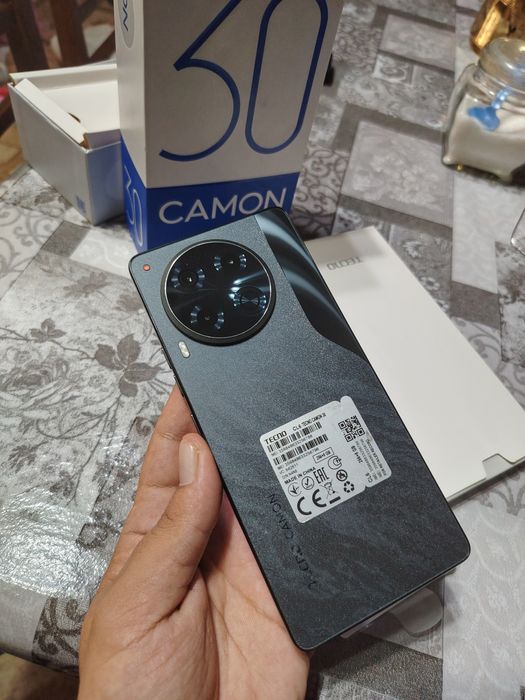 Tecno Camon 30 8/256 с (Amoled экраном 120 GHz)