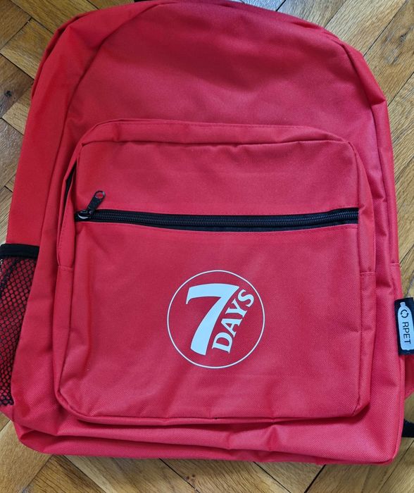 Спортна червена раницата