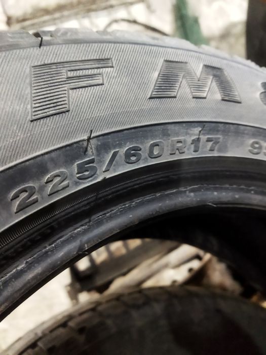 Пара шин 225/60/17 липучка