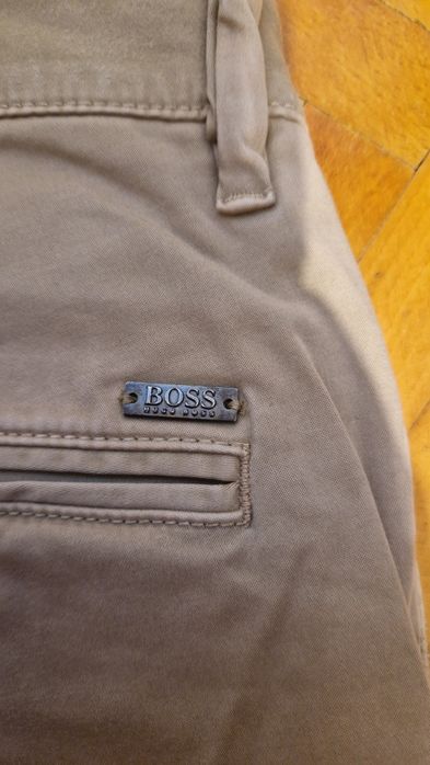 Pantaloni Hugo Boss 29/32 bej
