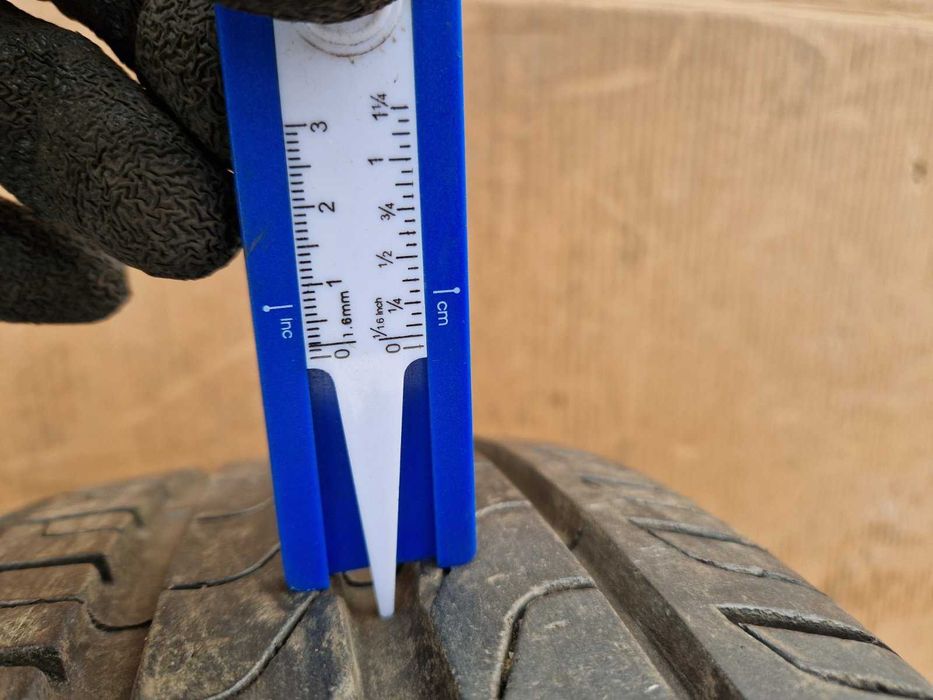 2 Pirelli R17 225/45  Летни гуми  DOT4619