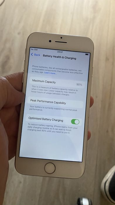 Vand iPhone 8 - 64GB