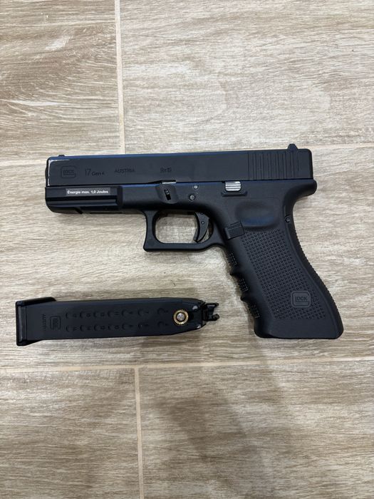 Еърсофт пистолет Glock 17 Gen4 6mm