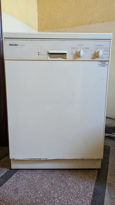 Свободностояща съдомиялна Miele G6620SC 60