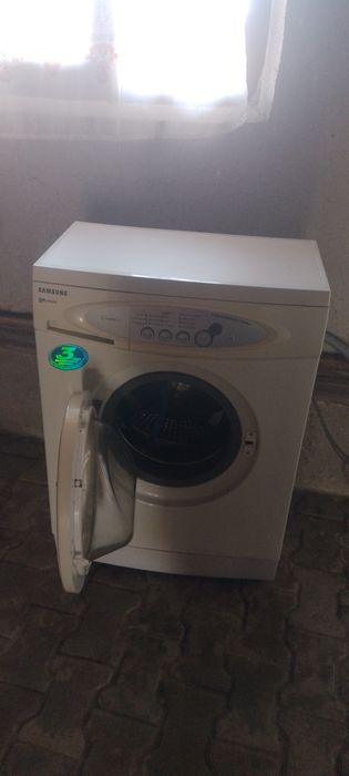 Кир машинкаси сотилади