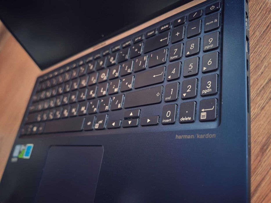 ASUS ZenBook 15 (UX533FD)