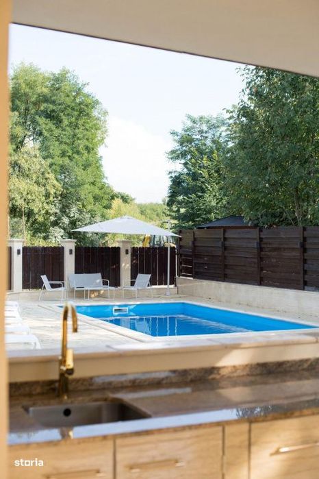 Casa superfinisata, complet mobilata, cu piscina incalzita – 5 camer