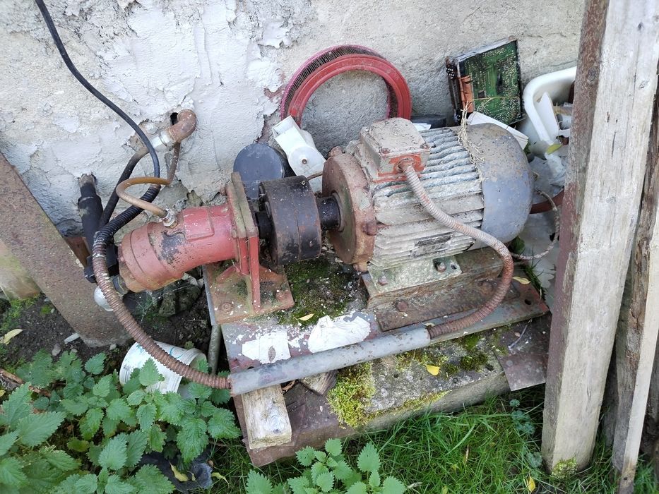 Masina injectat mase plastice, toba colorat plas