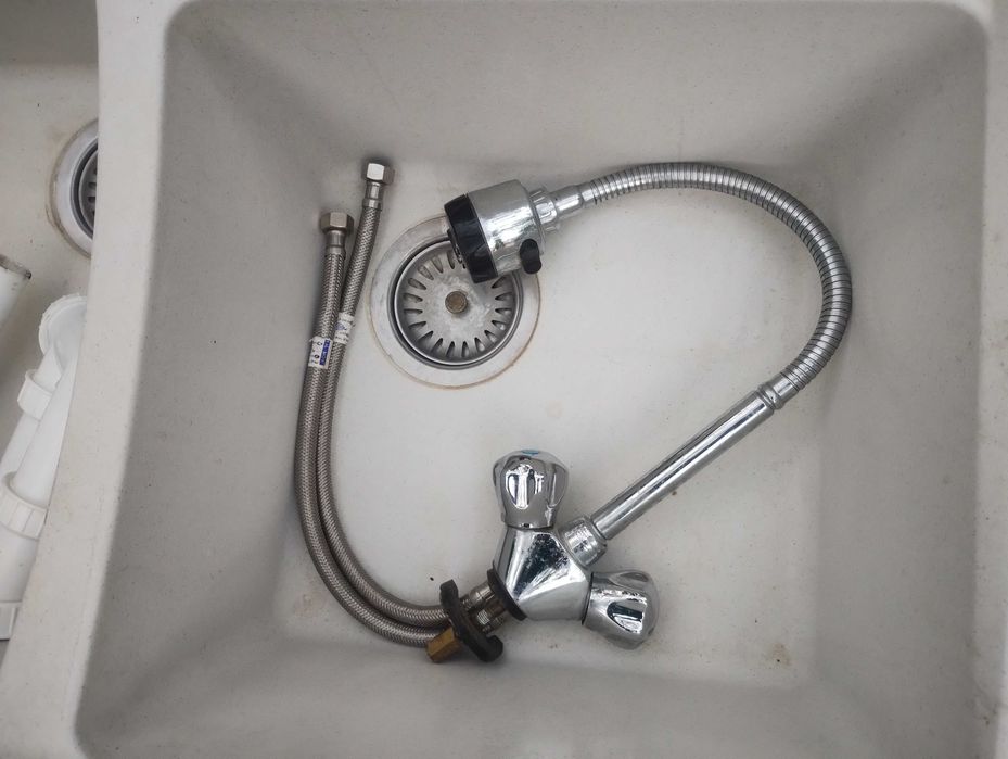 Кухненска мивка с две корита