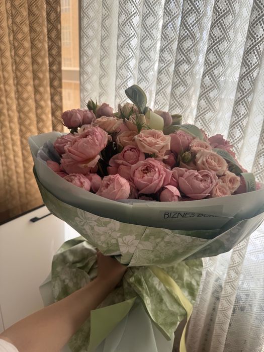 пионовидные кустовые розы