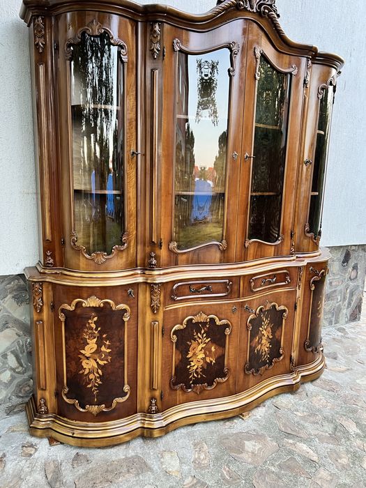 Vitrina stil Baroc lemn masiv sculptat cu intarsii florale