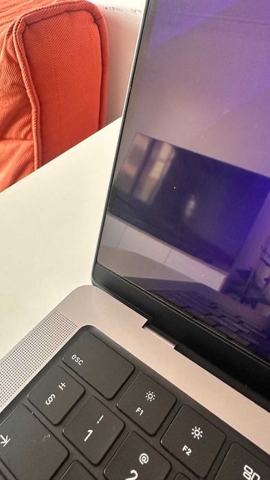 MacBook Pro 14" 2021 — M1 Max — 32GB RAM — 512GB SSD